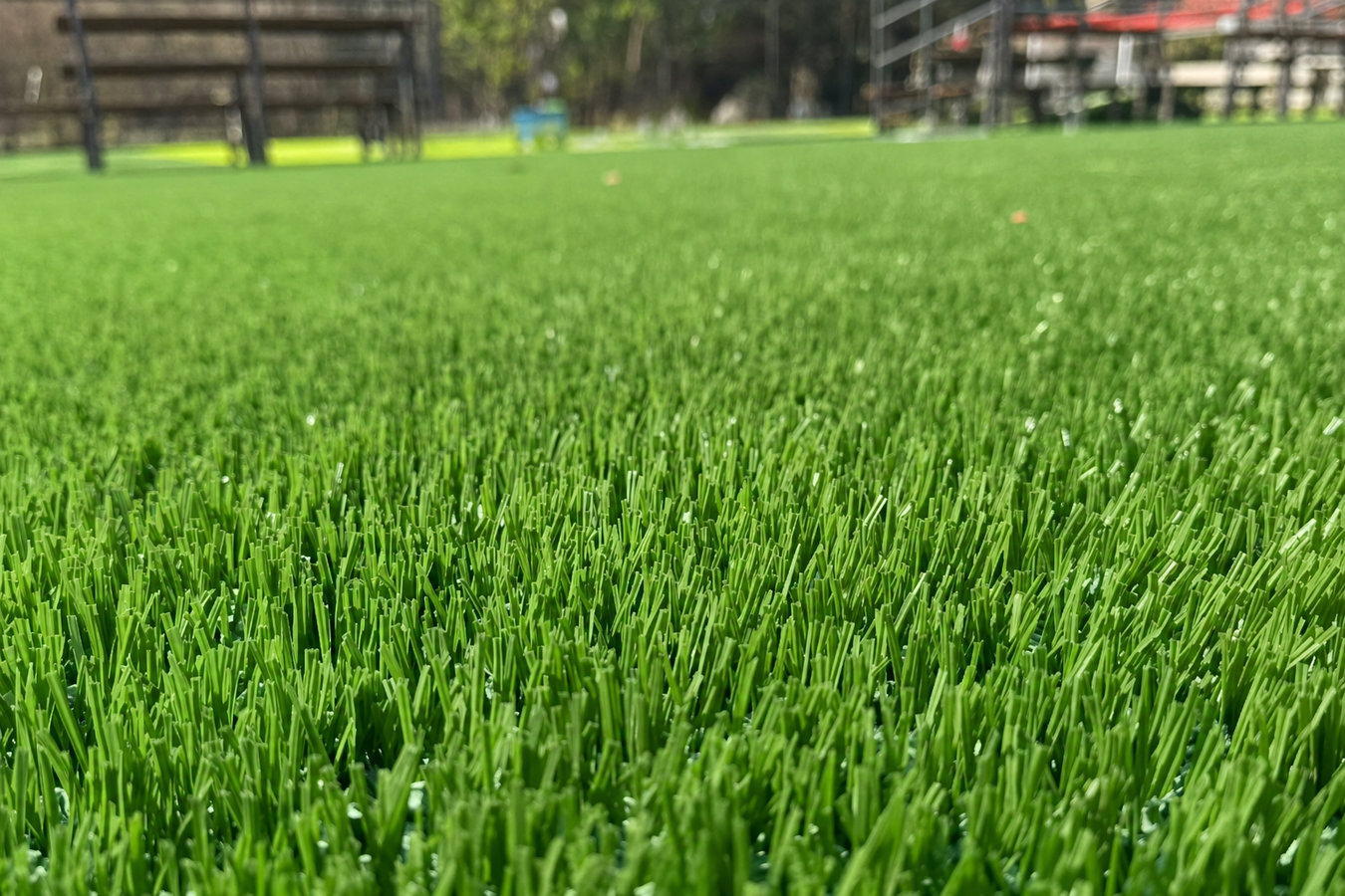 Synthetic lawn turf
